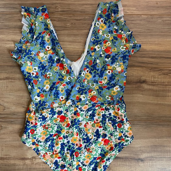 NWOT Anthropologie Ruffled Plunge One Piece Swimsuit - Picture 10 of 13